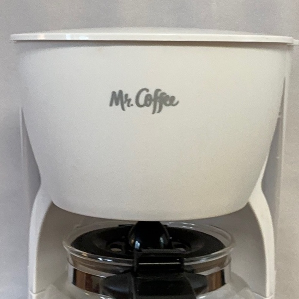 Mr.Coffee 4 Cup mini /dorm room sized pot. - Picture 3 of 16